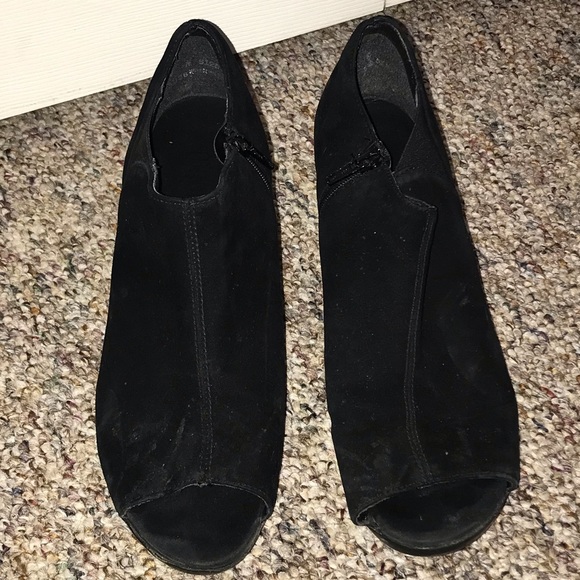 Munro Open-Toed Heels - Picture 1 of 3